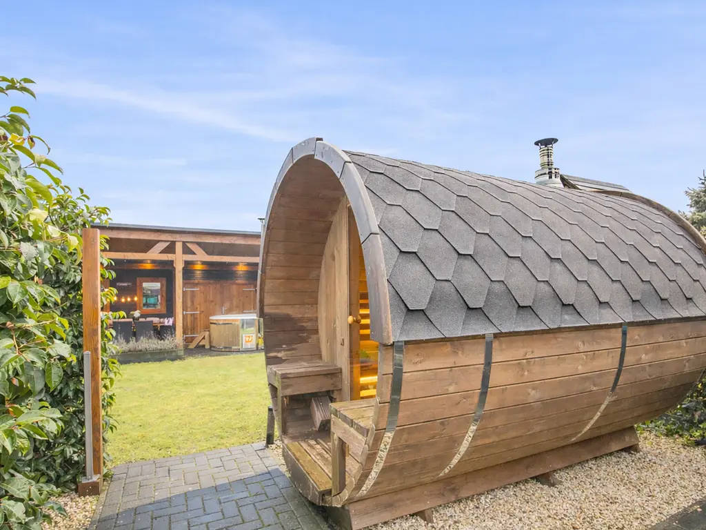 Meidoornlaan 4, NIEUWE PEKELA