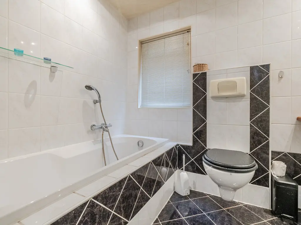 Vaart Z.Z. 105, ASSEN