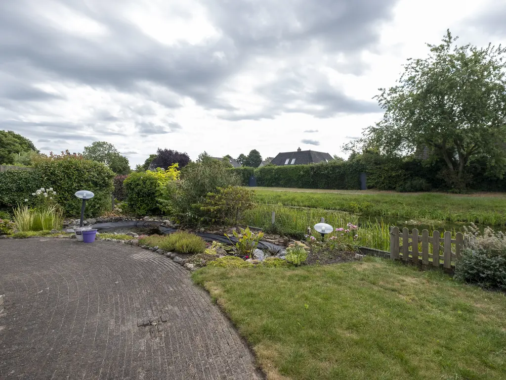 Weegbree 19, HOOGEVEEN