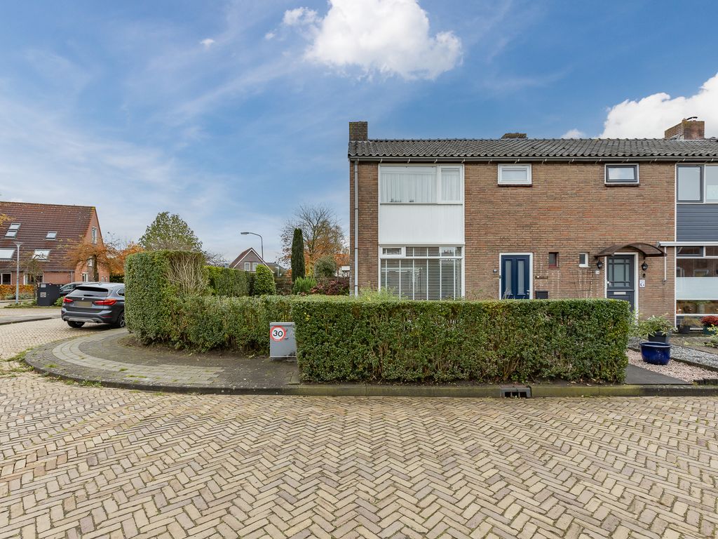 Ernst Casimirstraat 18, ASSEN