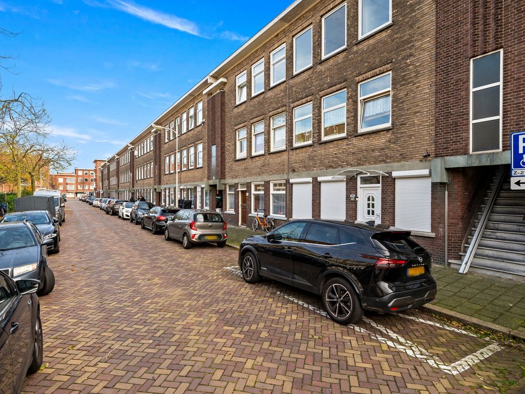 Capadosestraat 84, Den Haag