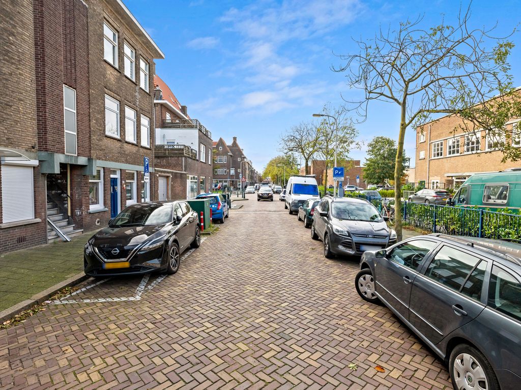 Capadosestraat 84, Den Haag