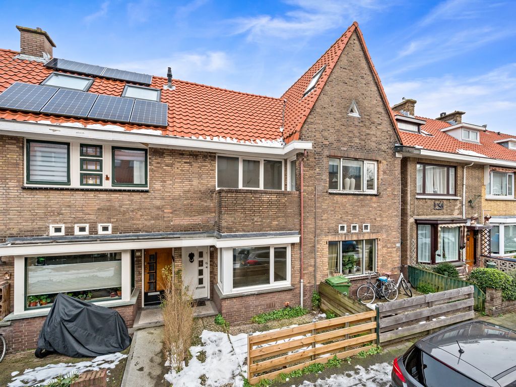 Boele van Hensbroekstraat 26, Den Haag