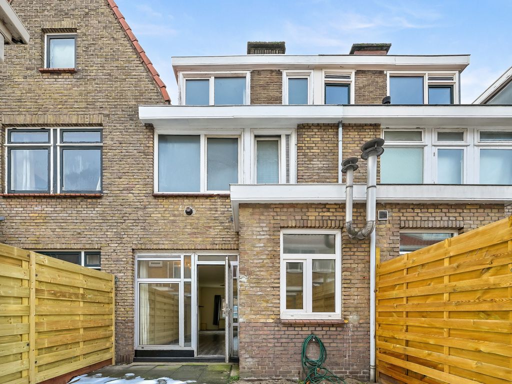 Boele van Hensbroekstraat 26, Den Haag