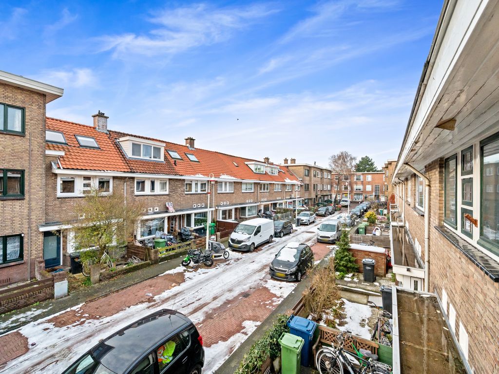Boele van Hensbroekstraat 26, Den Haag