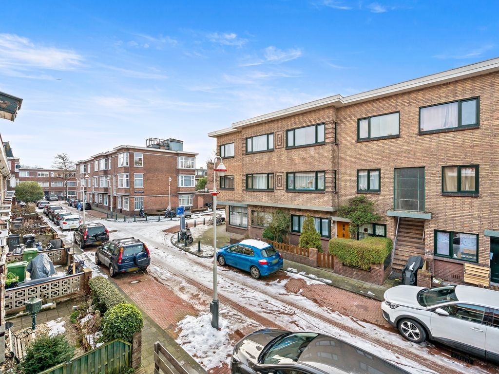 Boele van Hensbroekstraat 26, Den Haag