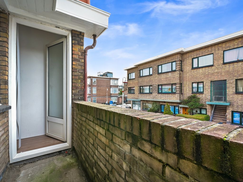 Boele van Hensbroekstraat 26, Den Haag