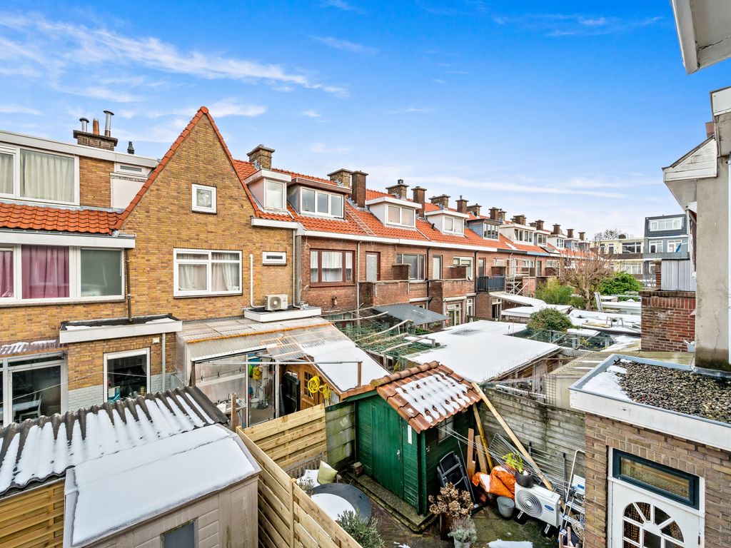 Boele van Hensbroekstraat 26, Den Haag