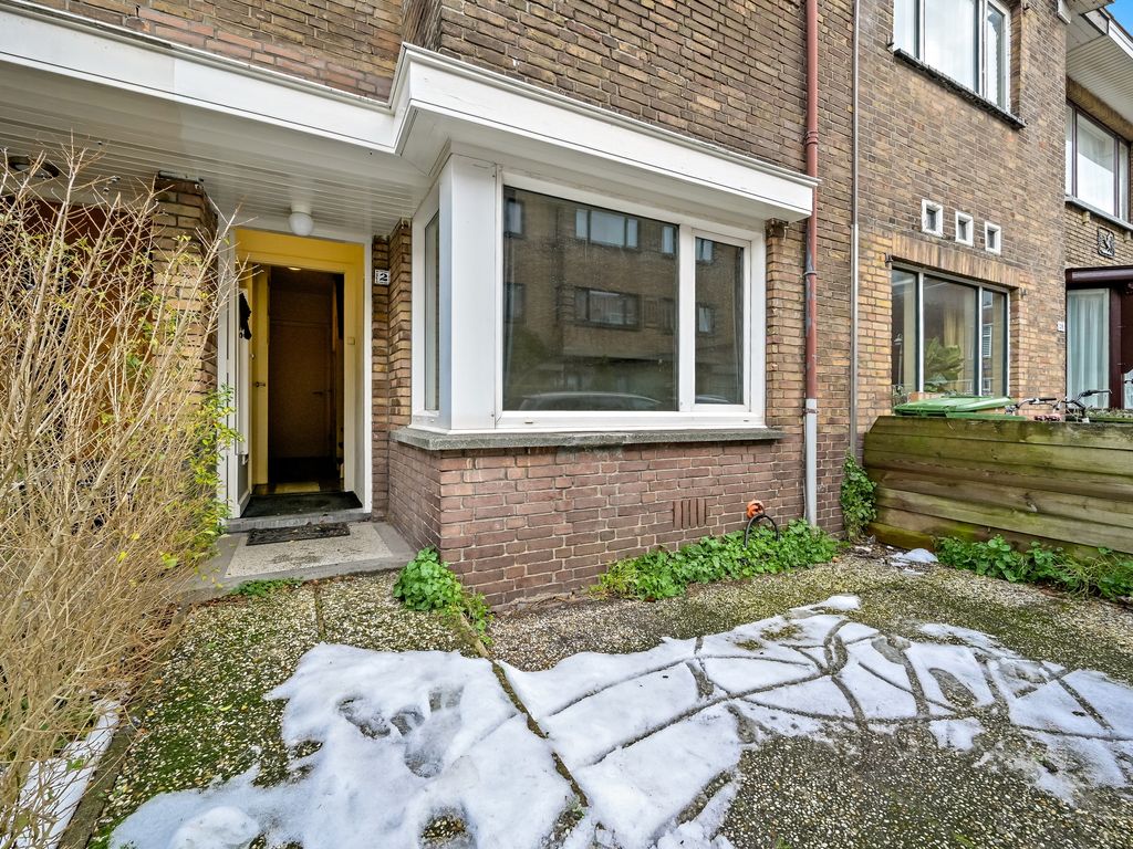Boele van Hensbroekstraat 26, Den Haag