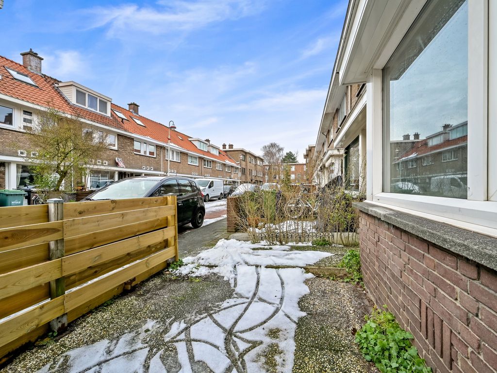 Boele van Hensbroekstraat 26, Den Haag