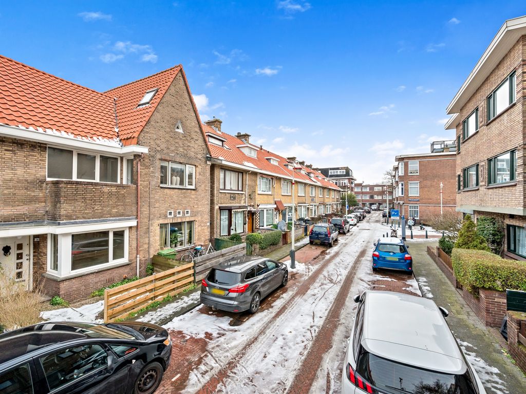 Boele van Hensbroekstraat 26, Den Haag