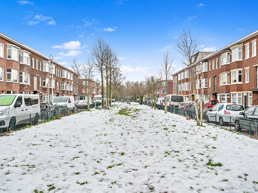 Boele van Hensbroekstraat 26, Den Haag