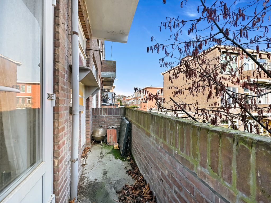 Koopmans van Boekerenstraat 64, Den Haag