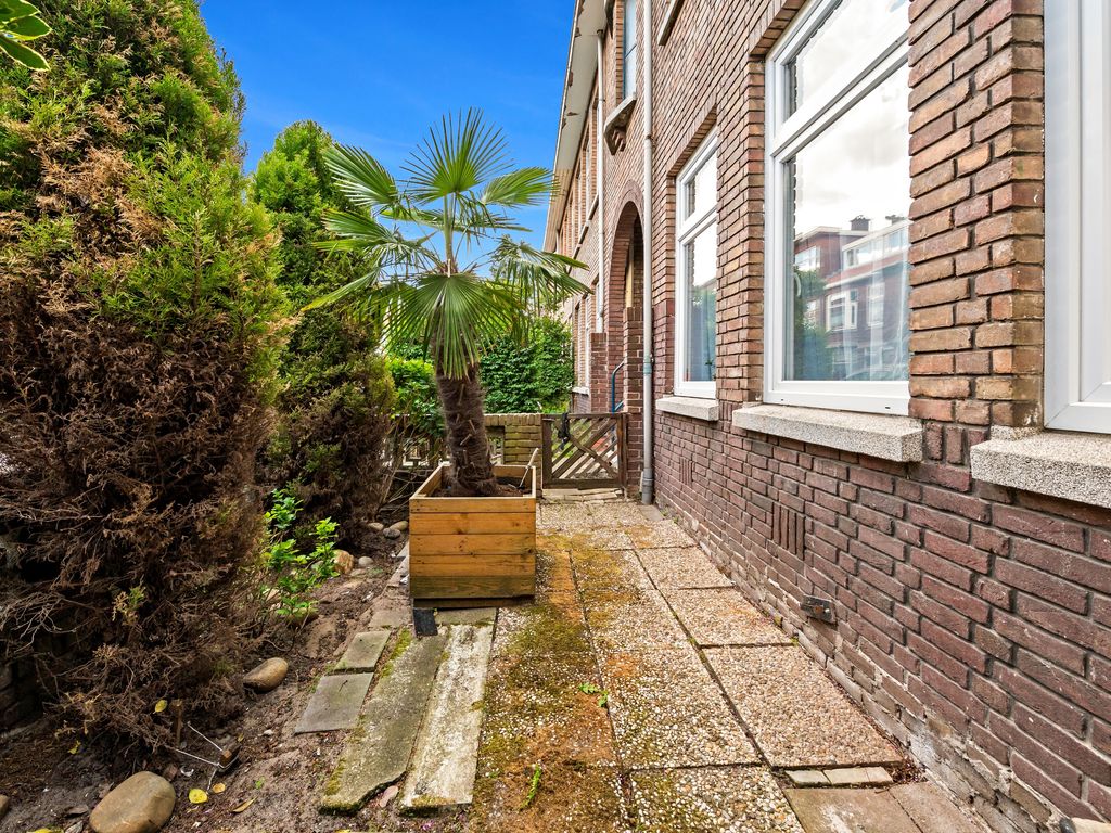 Koopmans van Boekerenstraat 25, Den Haag