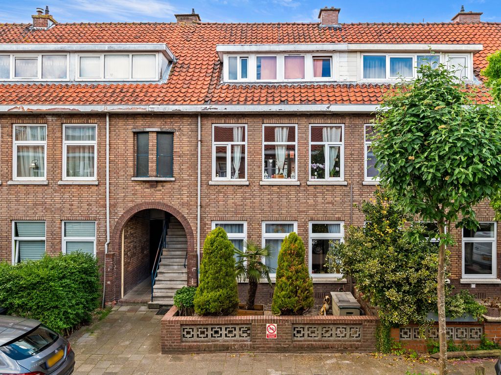 Koopmans van Boekerenstraat 25, Den Haag