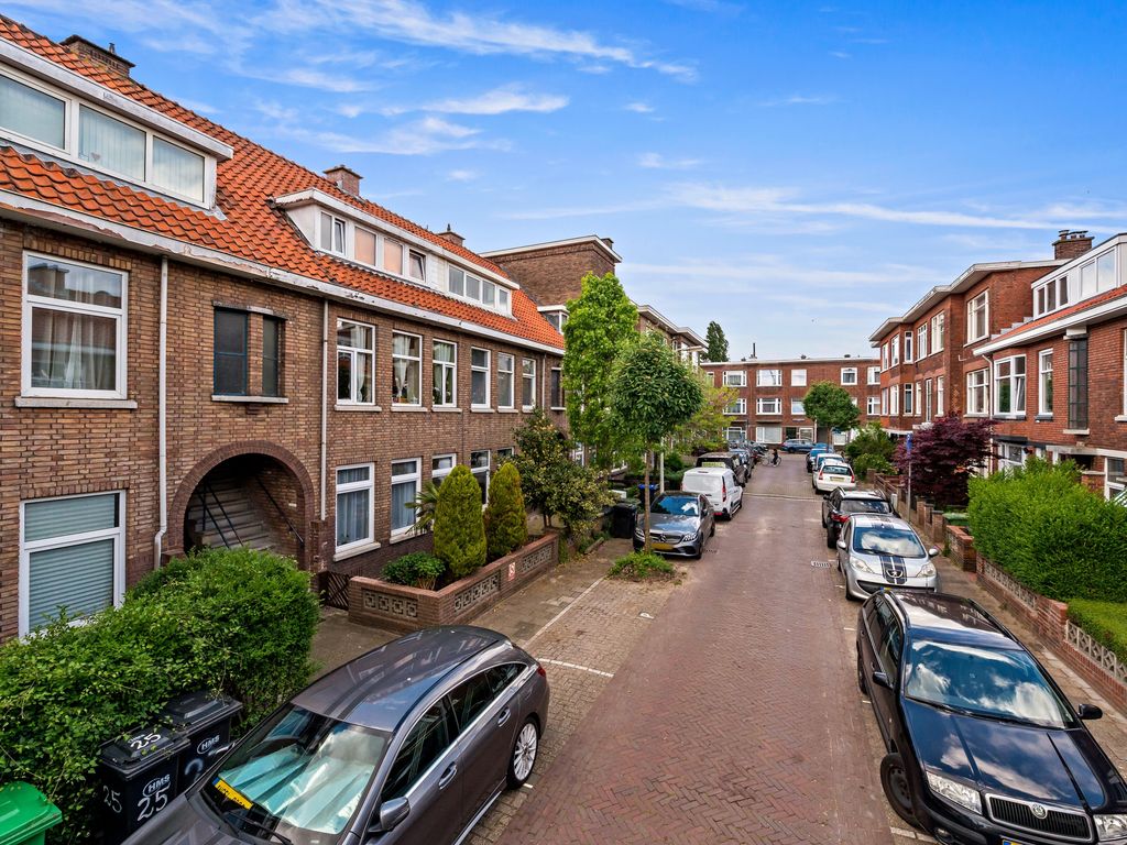 Koopmans van Boekerenstraat 25, Den Haag
