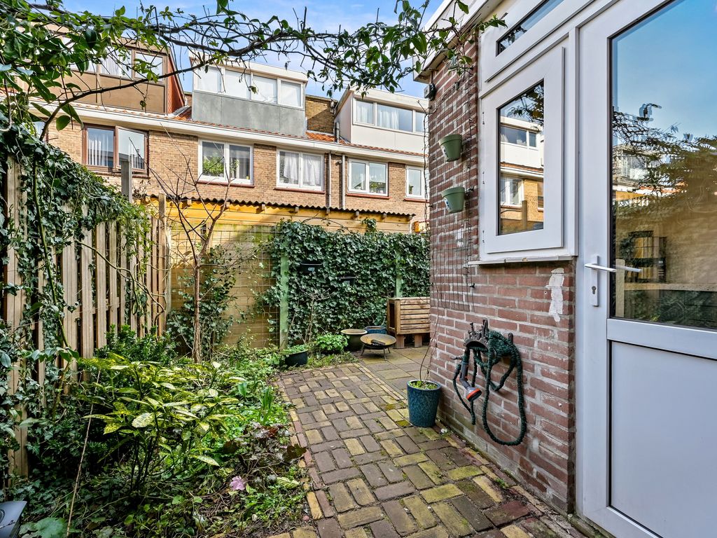 Van Oosterwijk Bruynstraat 14, Den Haag