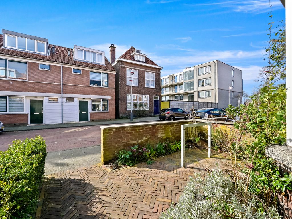 Van Oosterwijk Bruynstraat 14, Den Haag