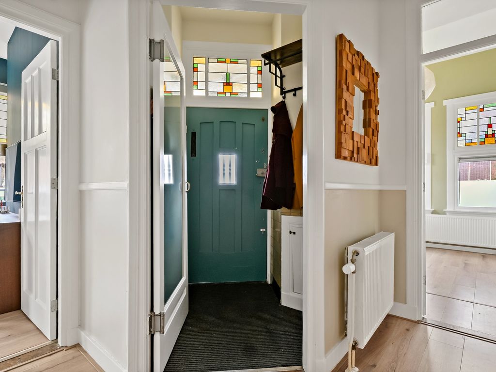 Aarnout Drostlaan 1, Den Haag