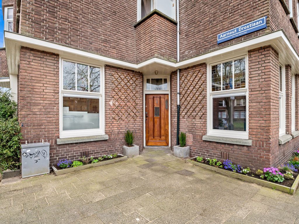 Aarnout Drostlaan 1, Den Haag