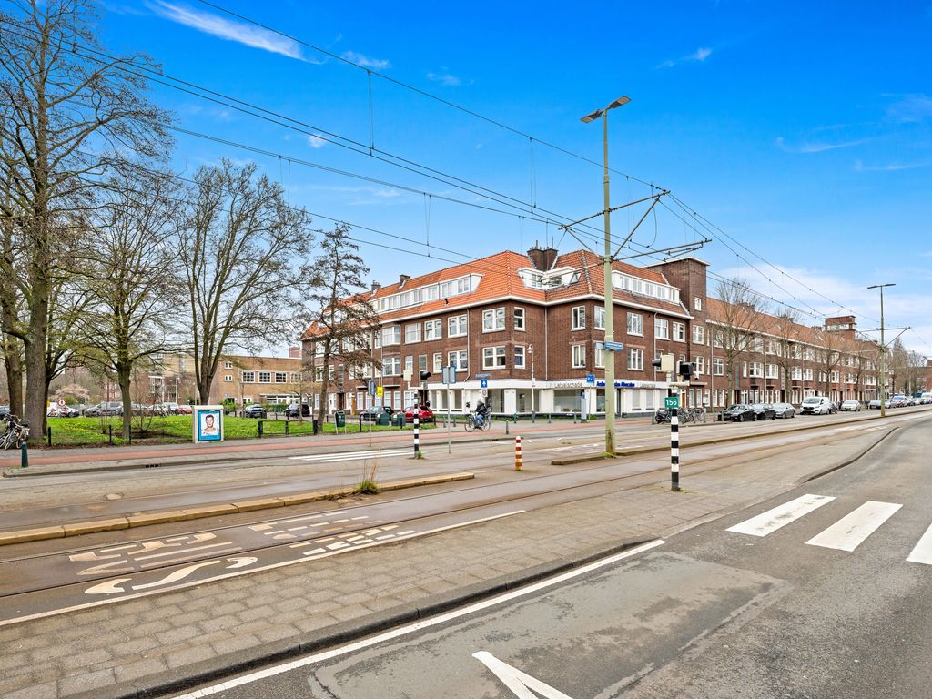 Aarnout Drostlaan 1, Den Haag
