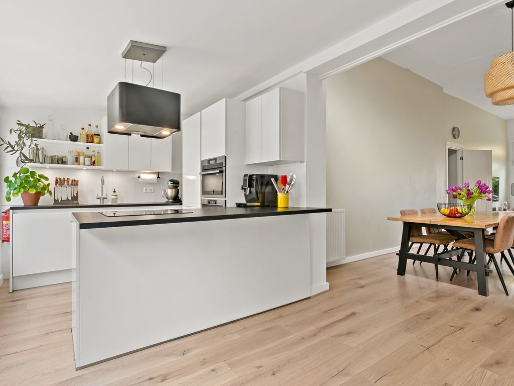 Aarnout Drostlaan 1, Den Haag