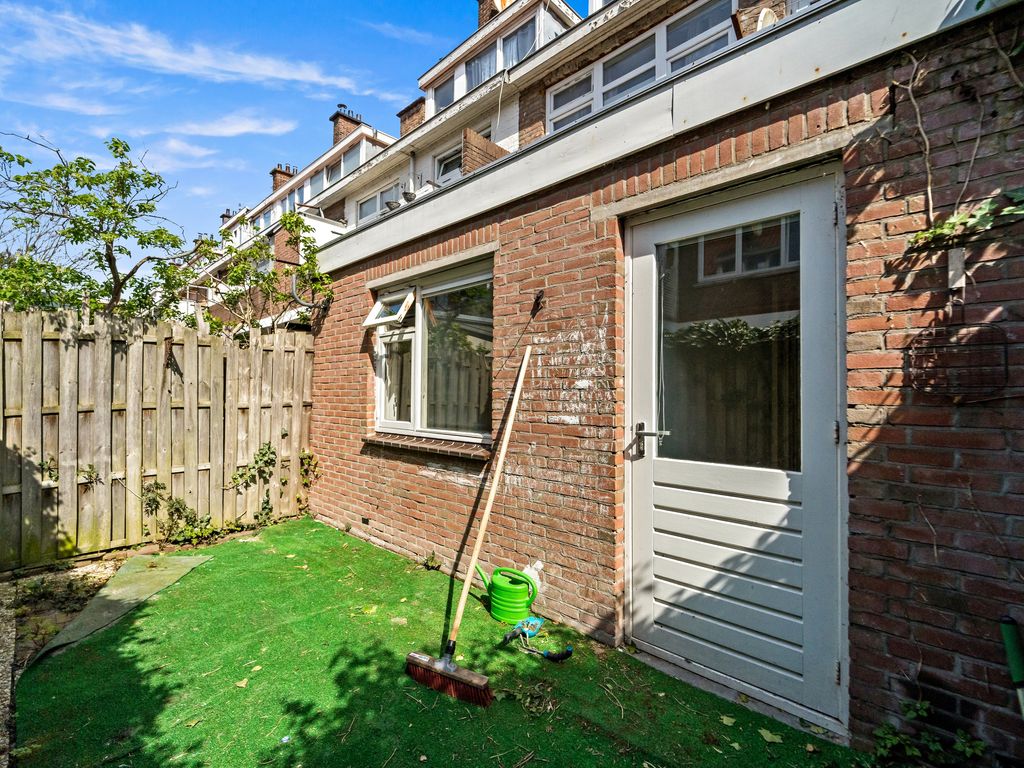 Koopmans van Boekerenstraat 49, Den Haag