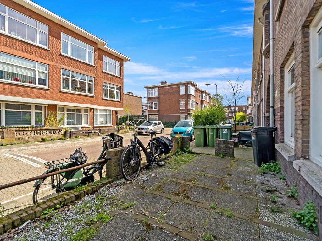 Koopmans van Boekerenstraat 49, Den Haag