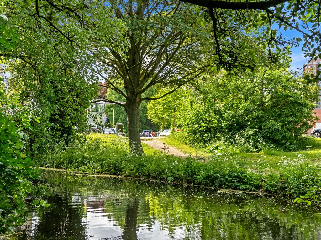 Laakkade 384, Den Haag