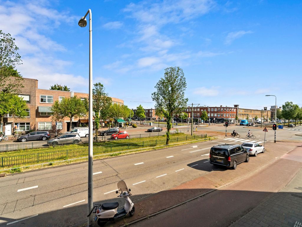 Escamplaan 6, Den Haag