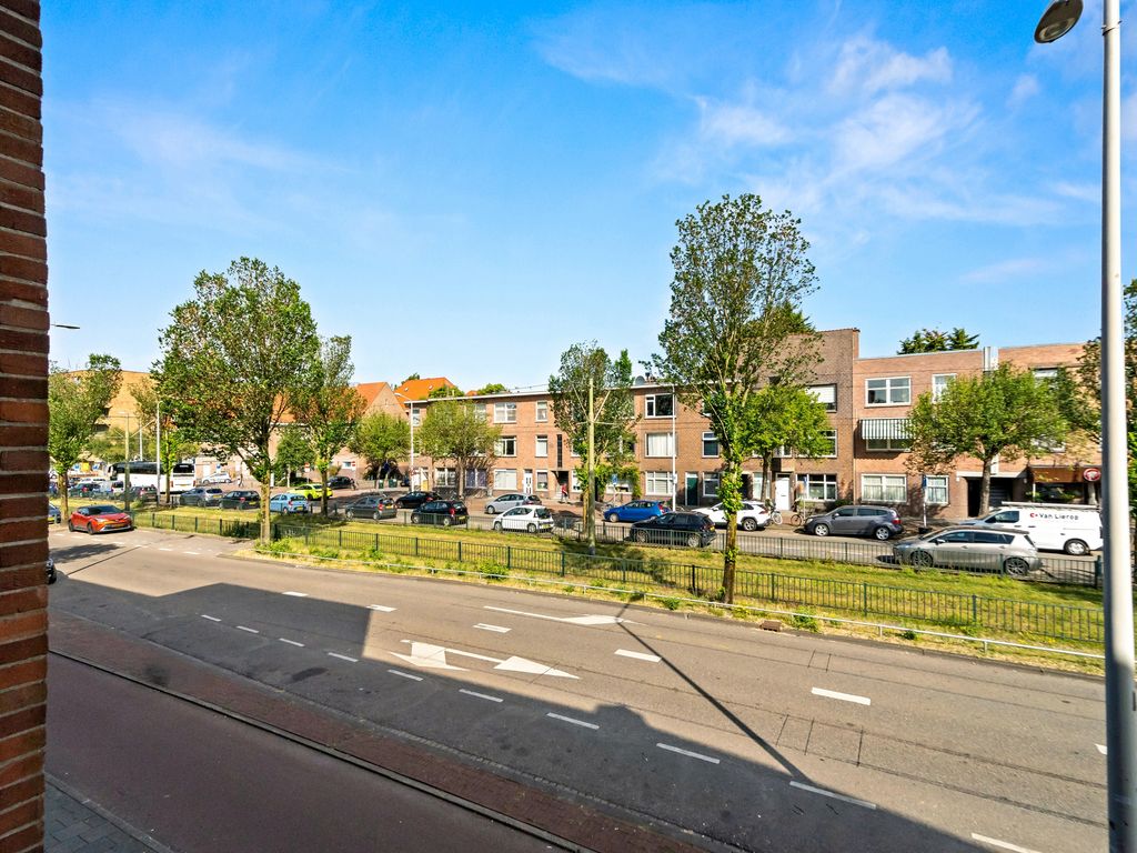 Escamplaan 6, Den Haag