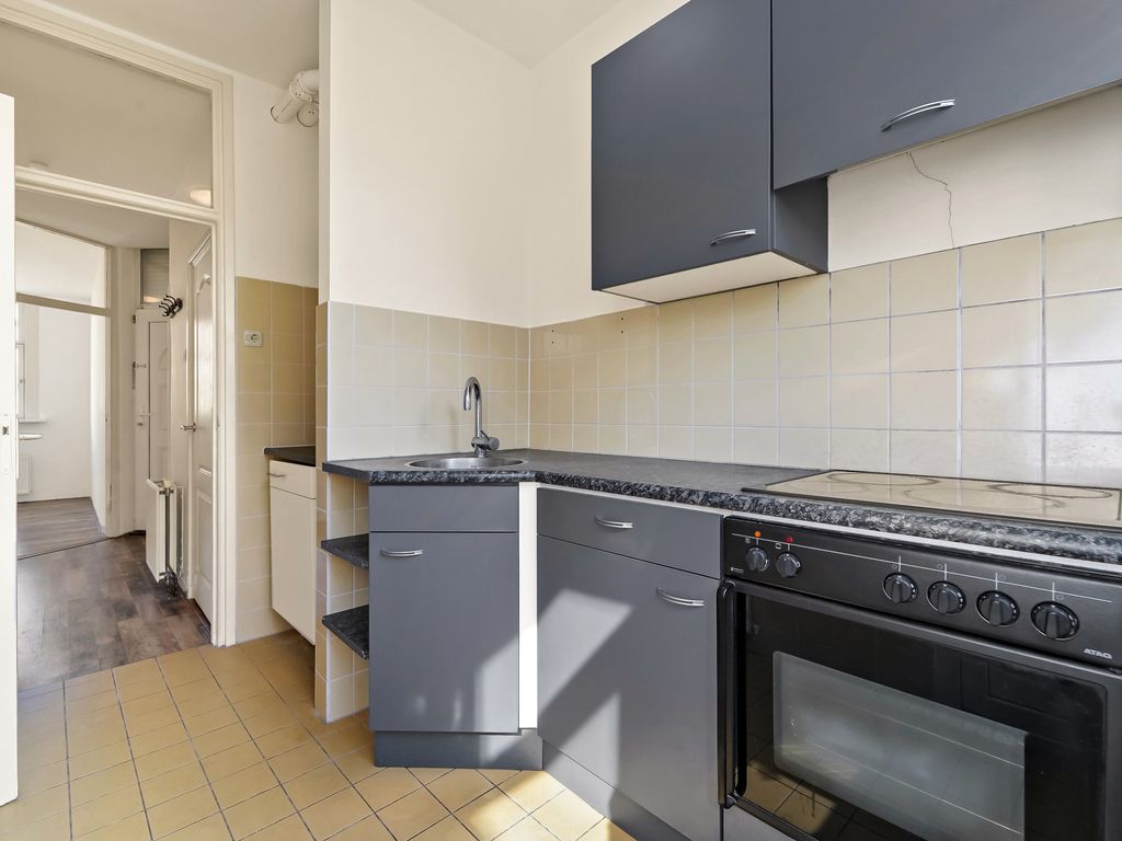 Escamplaan 6, Den Haag