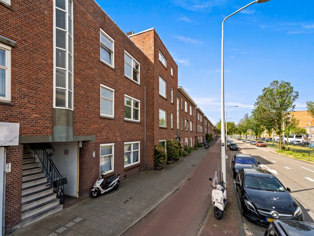 Escamplaan 6, Den Haag