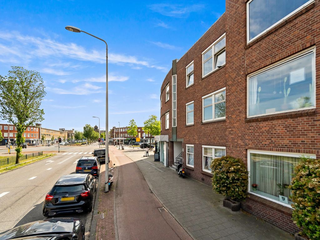 Escamplaan 6, Den Haag