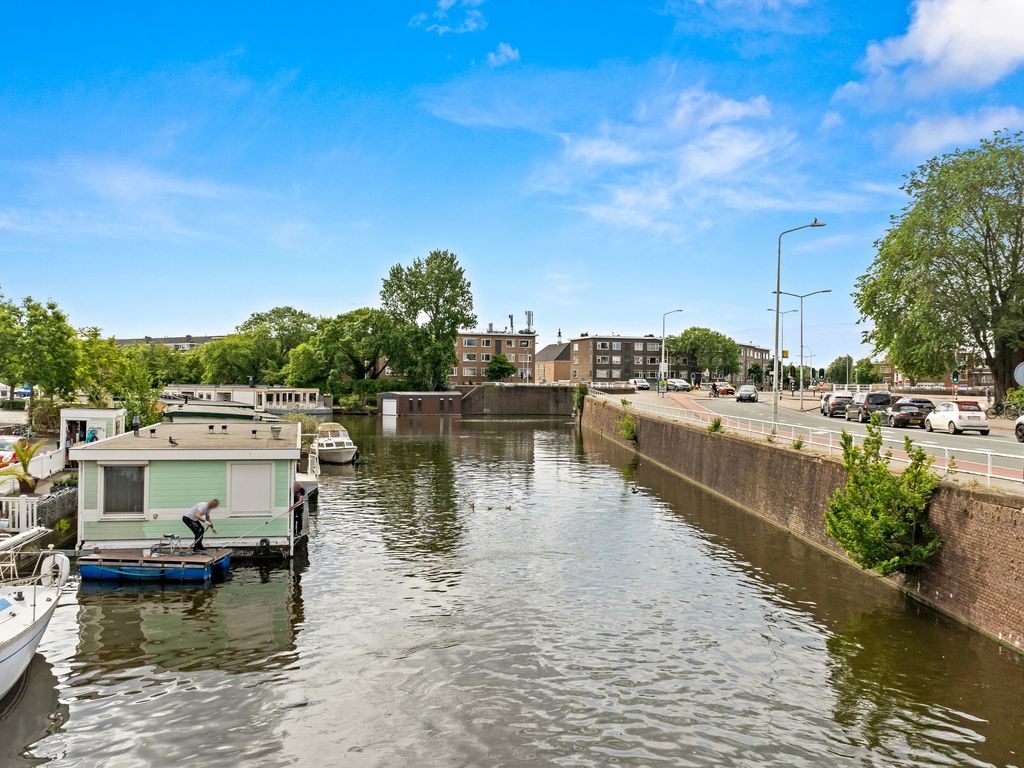 Escamplaan 6, Den Haag