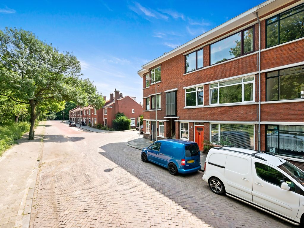 Sinjeur Semeynsweg 27, Den Haag