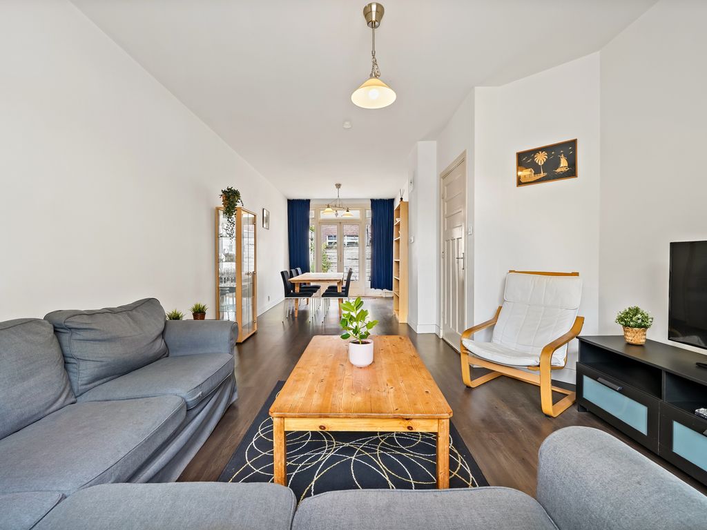 Boele van Hensbroekstraat 38, Den Haag