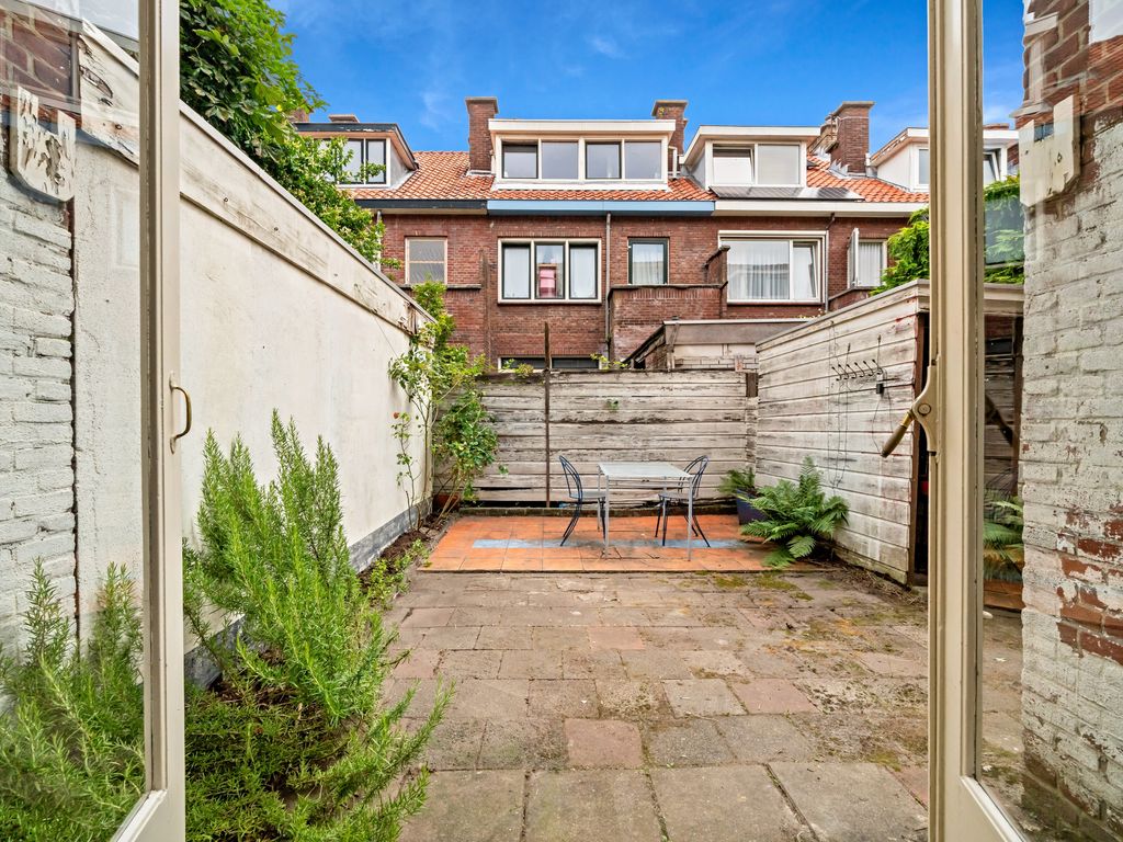 Boele van Hensbroekstraat 38, Den Haag