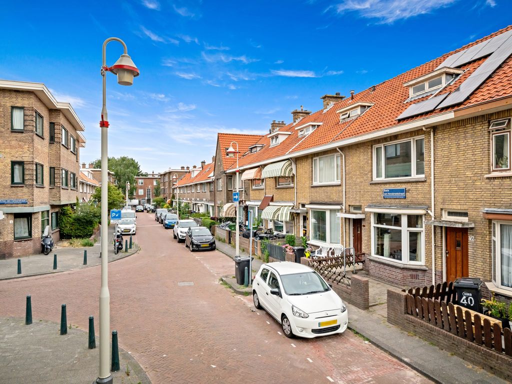 Boele van Hensbroekstraat 38, Den Haag