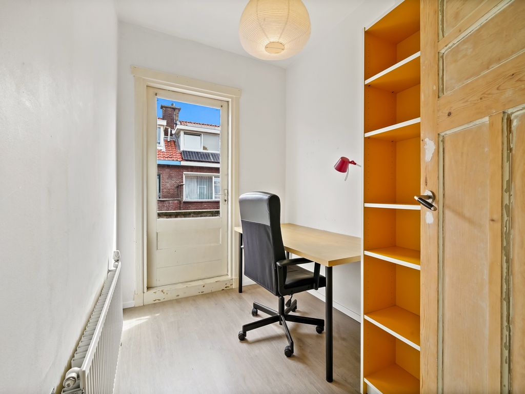 Boele van Hensbroekstraat 38, Den Haag