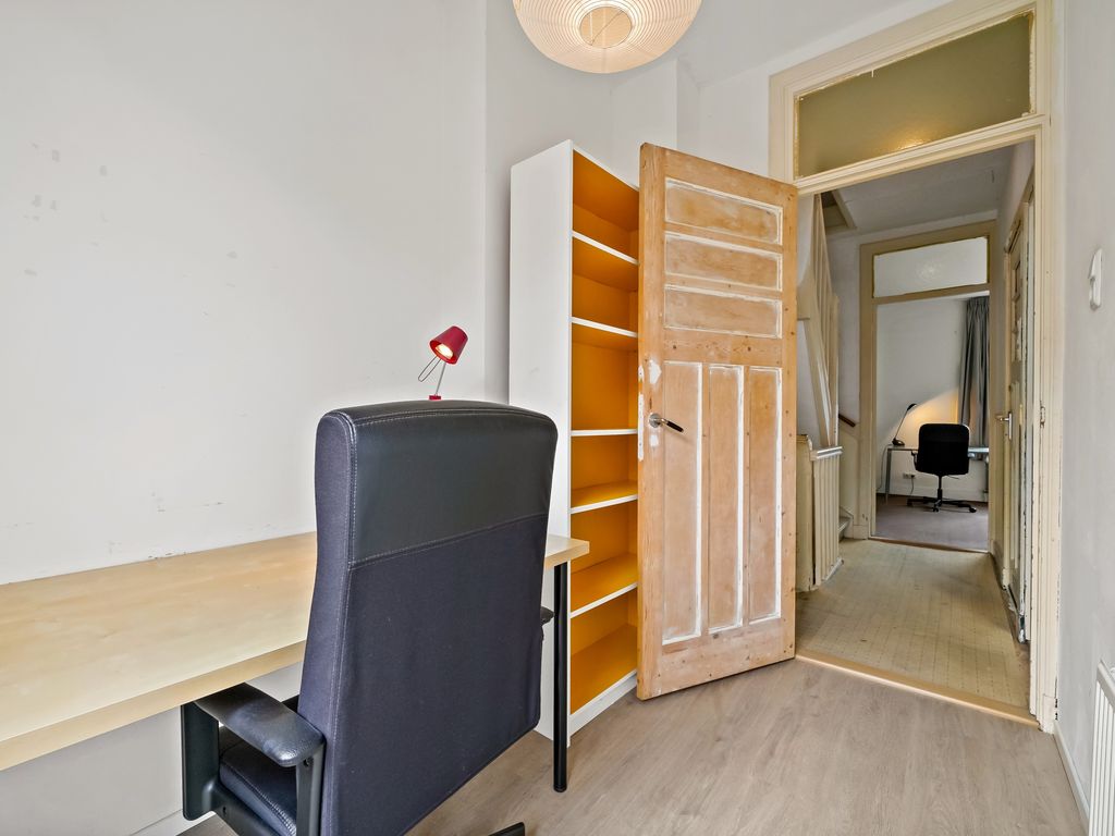 Boele van Hensbroekstraat 38, Den Haag