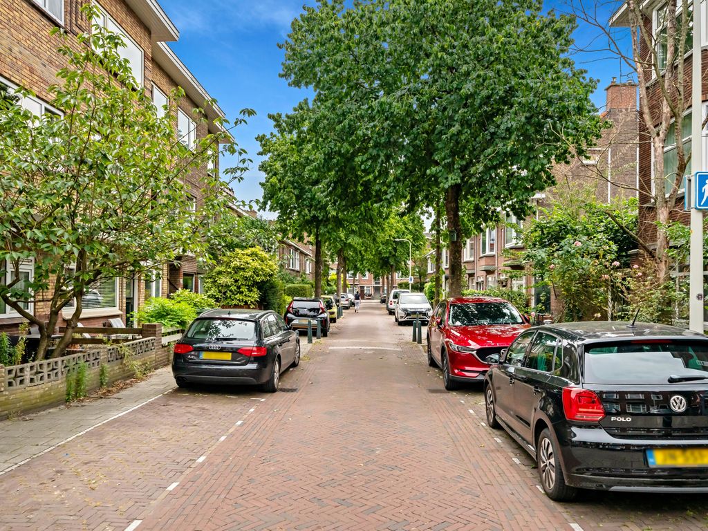 Boele van Hensbroekstraat 38, Den Haag