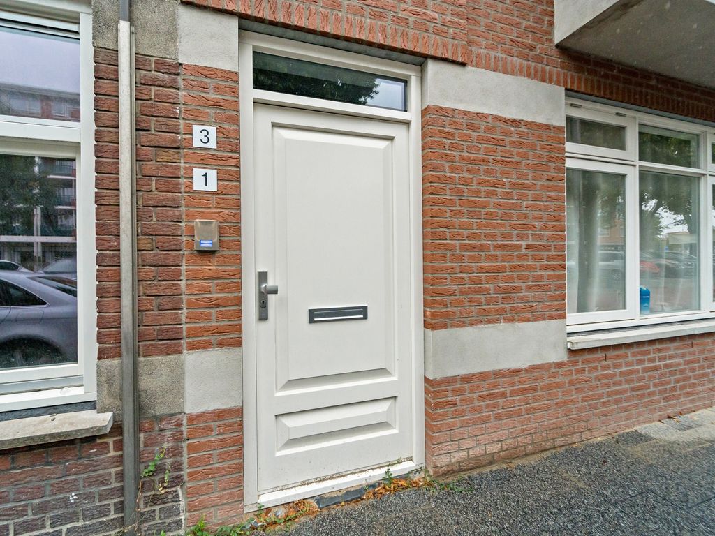 Linnaeusstraat 3, Den Haag