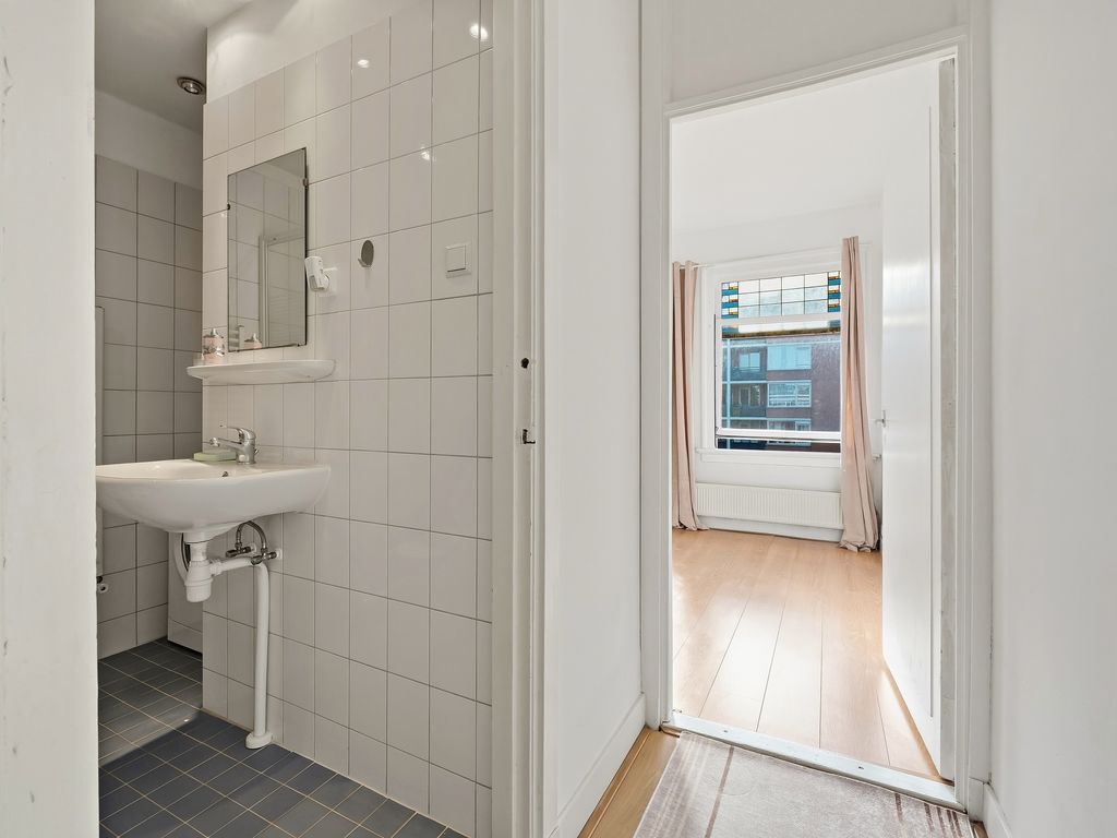 Linnaeusstraat 9, Den Haag