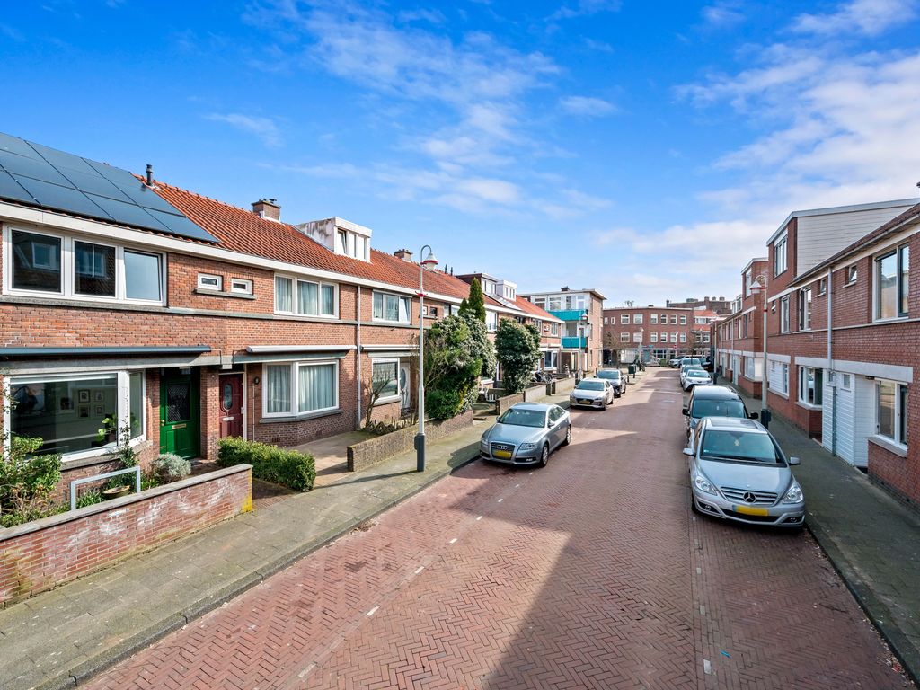 Van Oosterwijk Bruynstraat 14, Den Haag