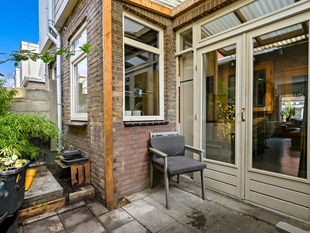 Boele van Hensbroekstraat 27, Den Haag