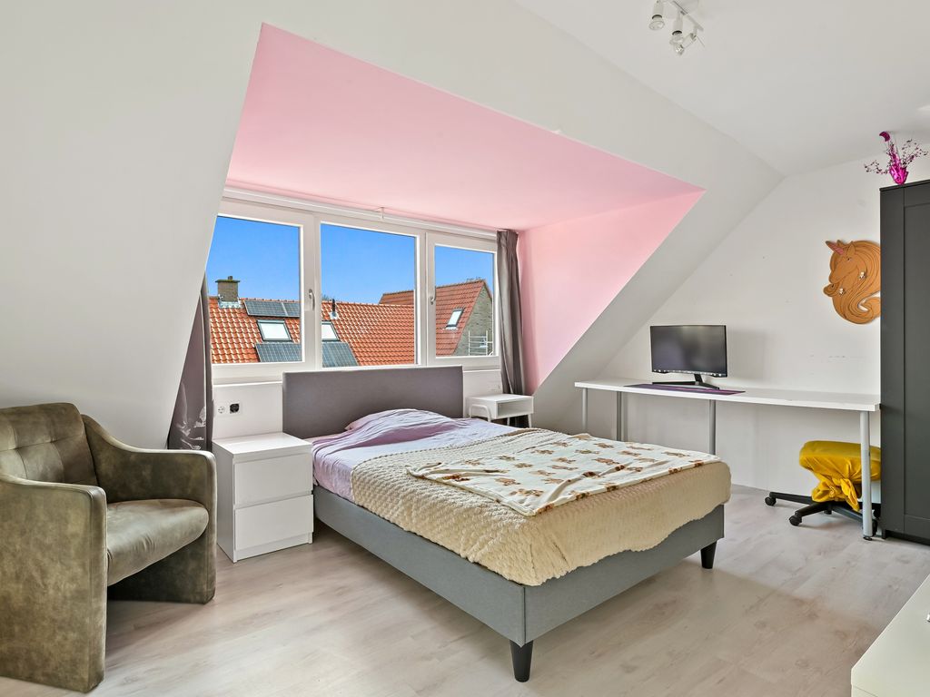 Boele van Hensbroekstraat 27, Den Haag
