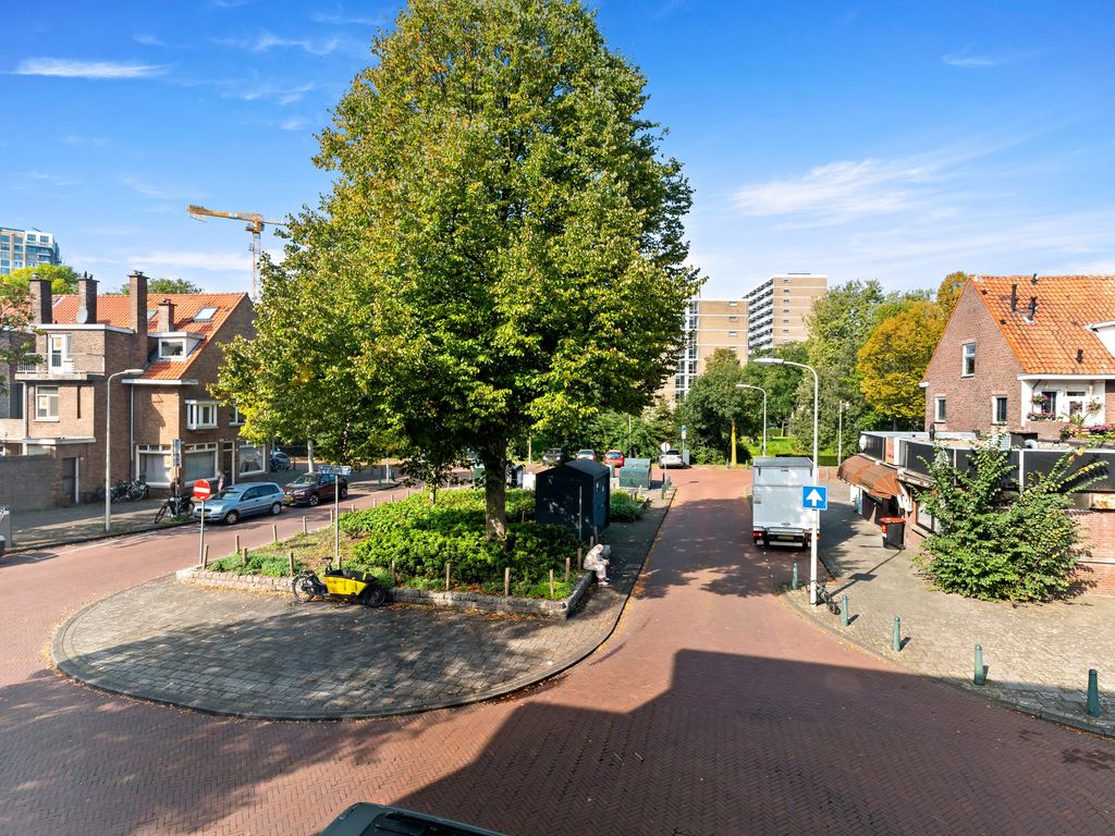 Van Zeggelenlaan 8, Den Haag