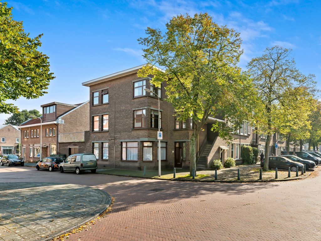 Van Zeggelenlaan 8, Den Haag