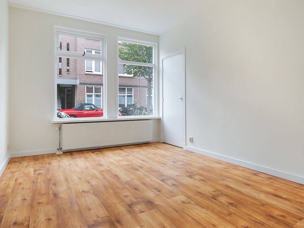 Rhododendronstraat 122, 's-Gravenhage